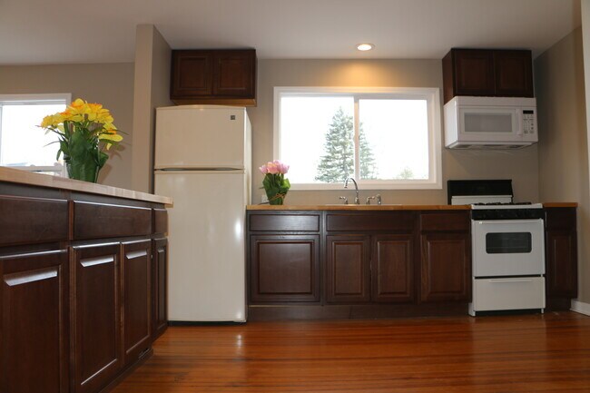 Foto del edificio - 3605-3602 Riverside Dr