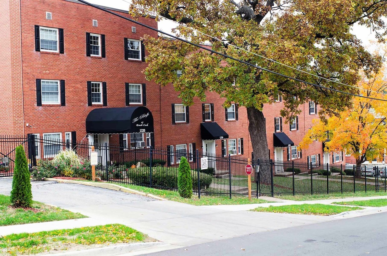 The Bluffs at Brush Creek Apartments Kansas City, MO