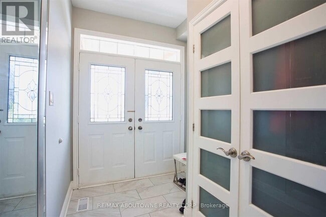 Building Photo - 158 Breton Ave