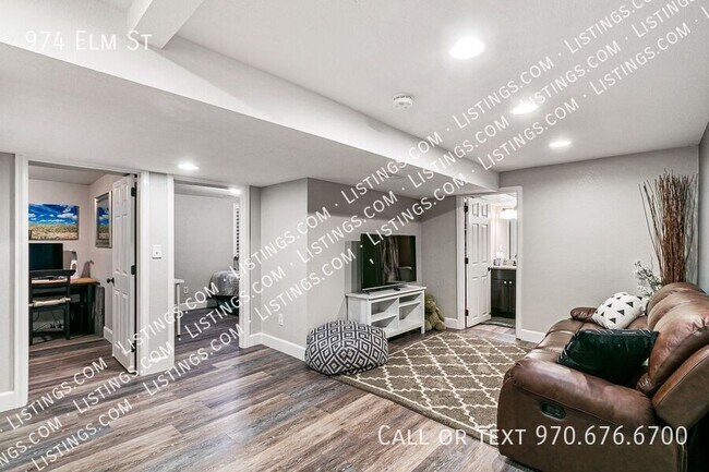 Foto del edificio - 974 Elm St