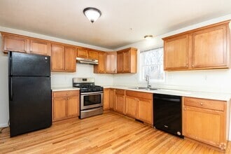 Building Photo - 19 Oakwood St
