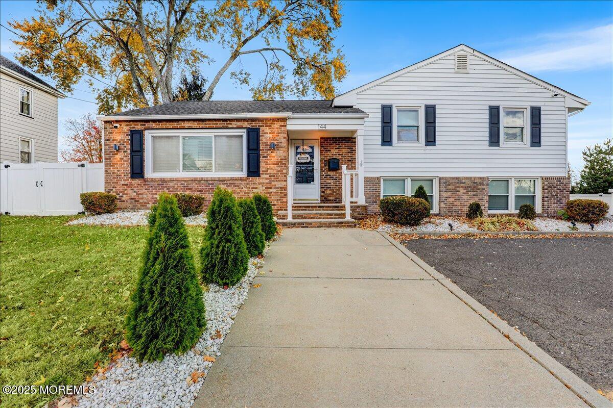 Foto principal - 144 Lower Main St