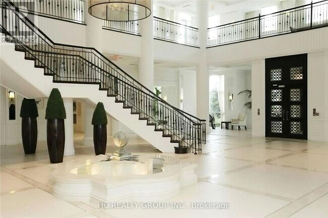 Building Photo - 15 Greenview Ave