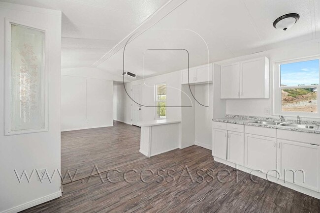 Building Photo - 39975 San Ignacio Rd