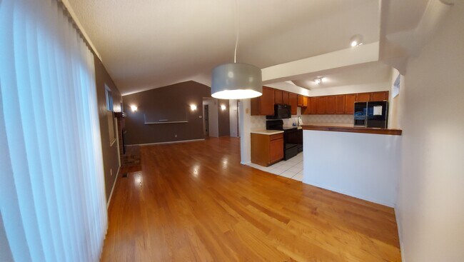 Foto del edificio - 11150 Eaton St