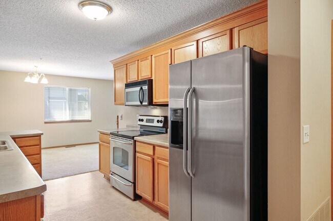 Building Photo - 14951 Pinto Ln