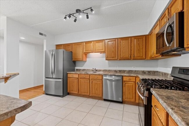 Building Photo - 2 bedroom in Chicago IL 60707
