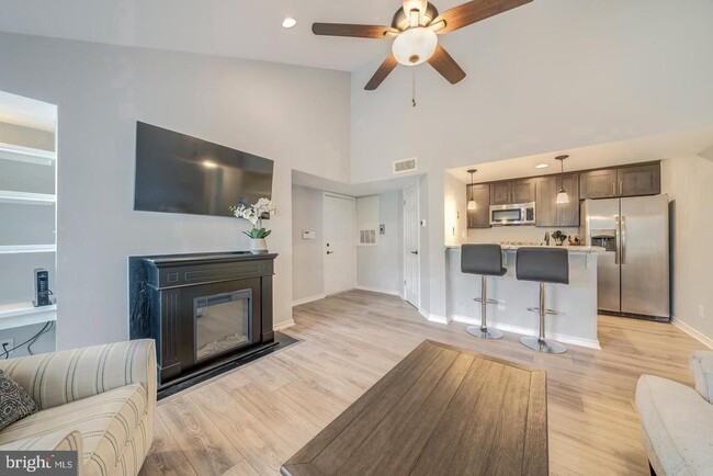 Building Photo - 3920 Penderview Dr