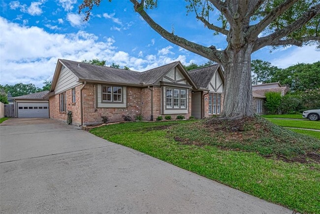Building Photo - 14911 Sun Harbor Dr