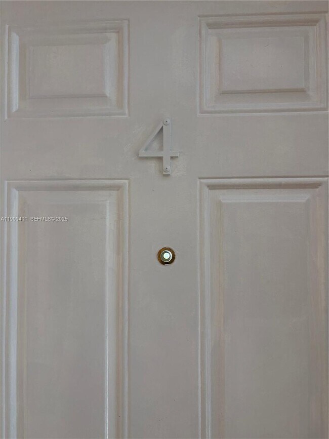 Building Photo - 1125 SE 9th Ave