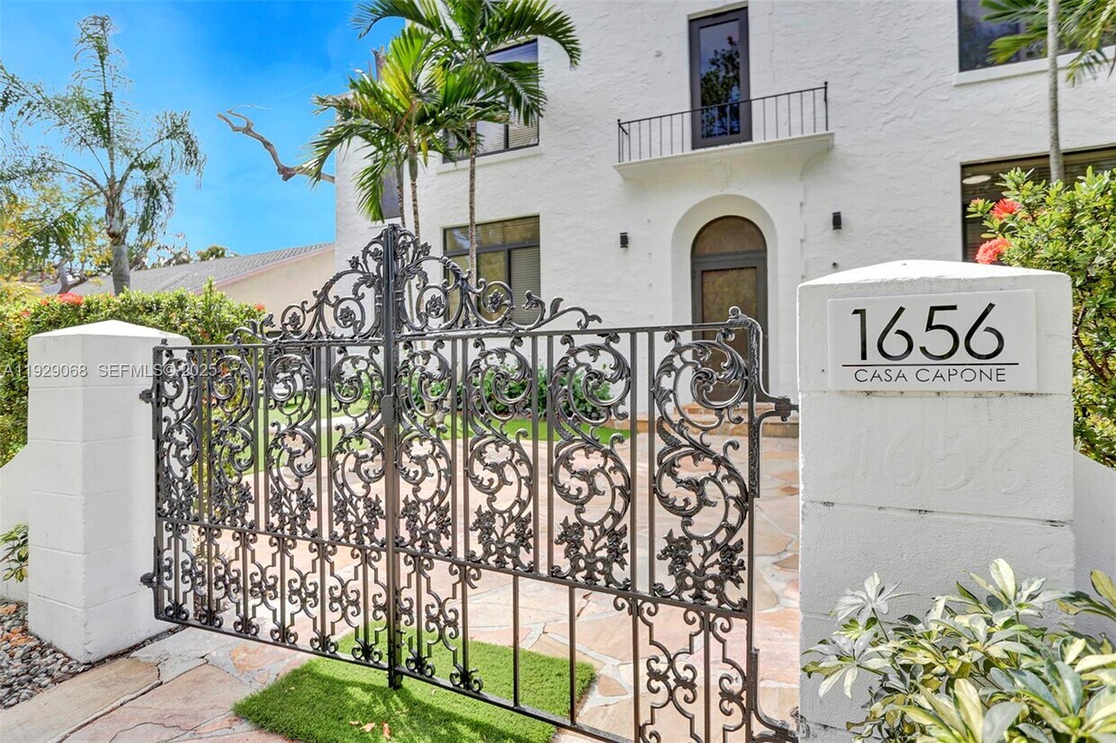 Foto principal - 1656 Polk St