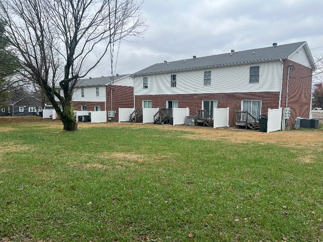 Building Photo - 243 W Smith St