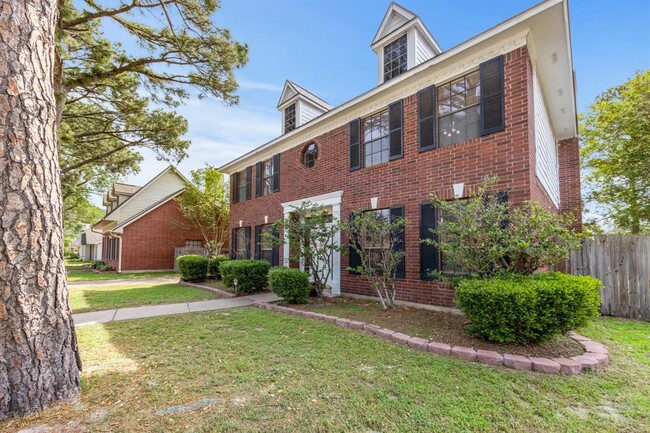 Foto del edificio - 8106 Clover Gardens Dr