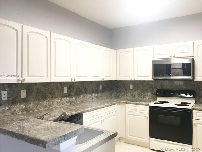 Building Photo - 4301 SW 160th Ave