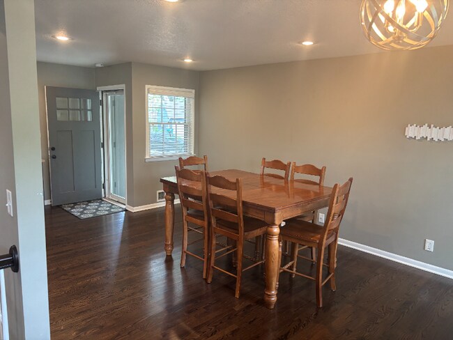 Foto del edificio - 5819 W 84th Terrace