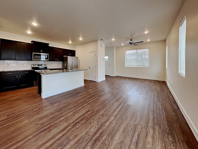 Building Photo - 33084 Ten Trails Parkway SE