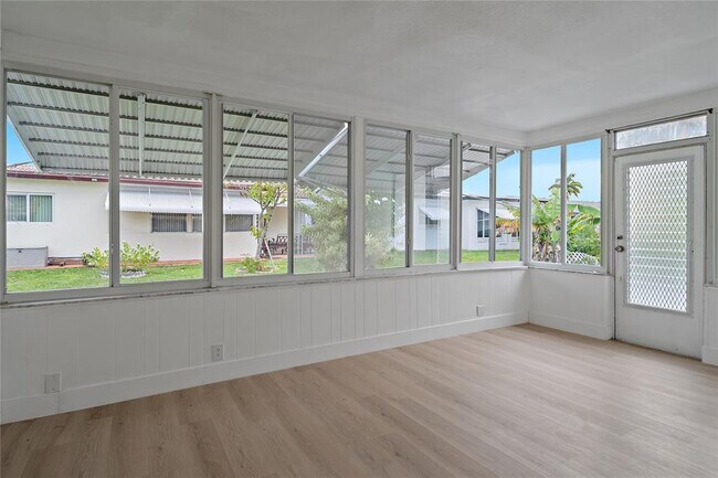 Building Photo - 4510 NW 49th Dr