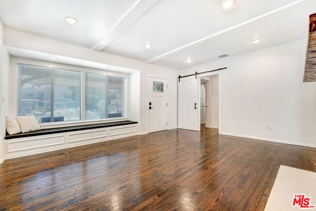Foto del edificio - 13143 Bloomfield St