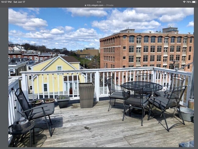 Foto del edificio - 256 Medford St