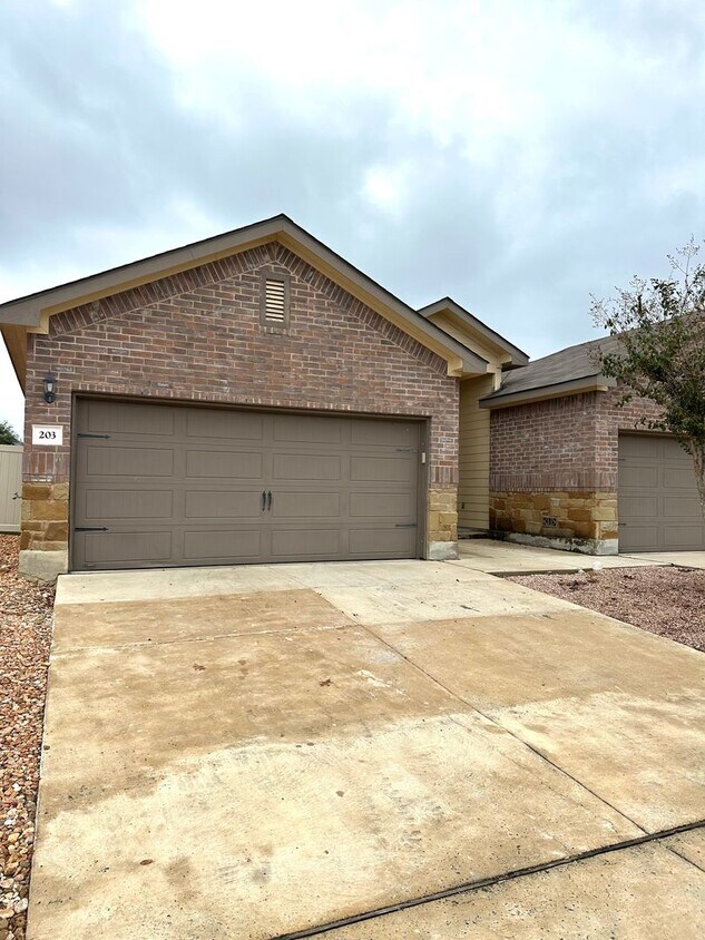 Foto principal - Spacious 3/2 Duplex in New Braunfels