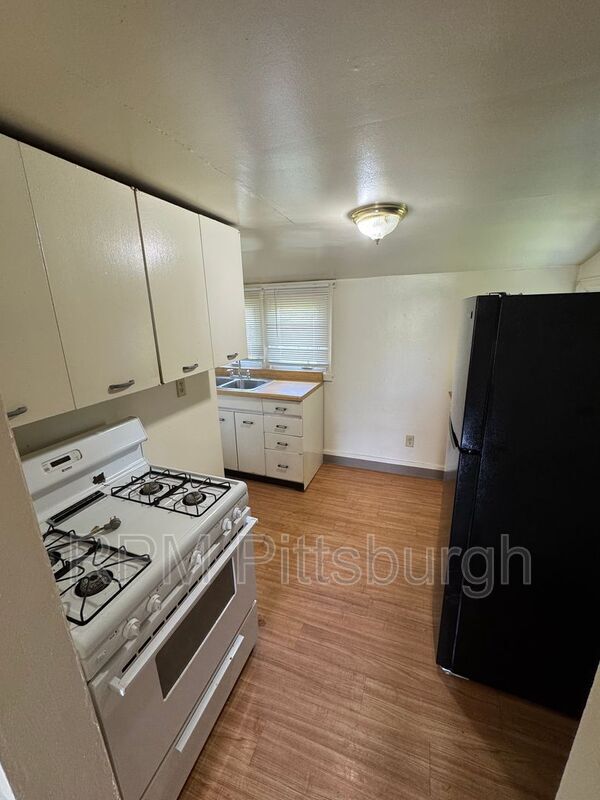 Building Photo - 633 Weston Wy