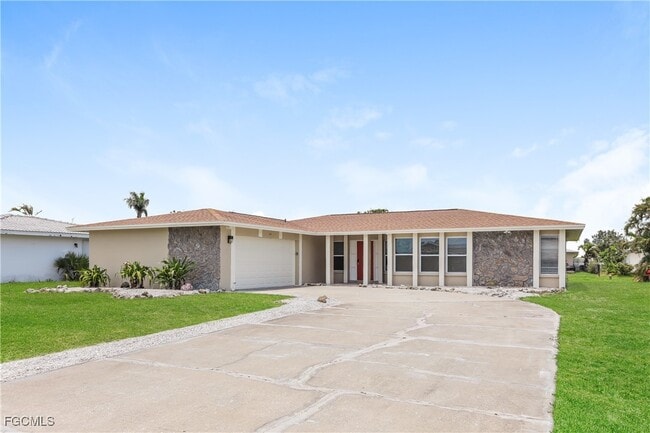 Foto del edificio - 64 Golfview Rd