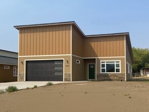 Building Photo - 502 Lolly Ln