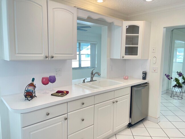 Foto del edificio - 723 SW 18th St