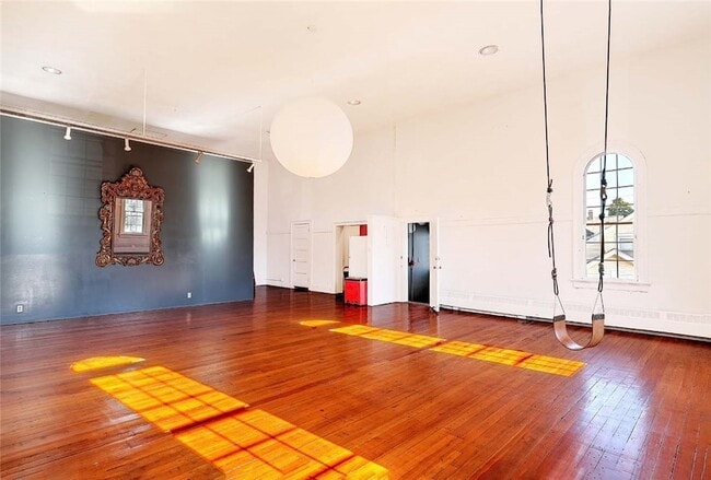 Building Photo - 4 Pallas St