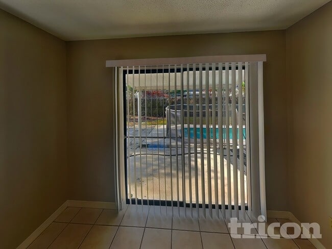 Foto del edificio - 120 Waverly Dr