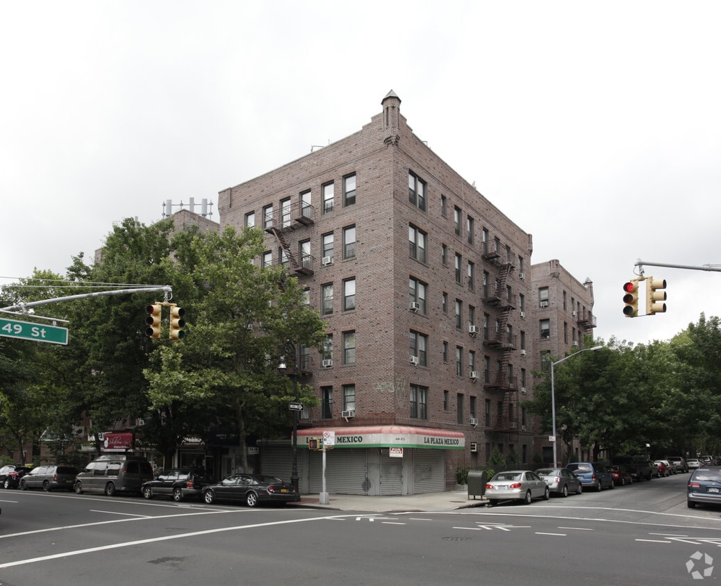 Primary Photo - 4819 Skillman Ave