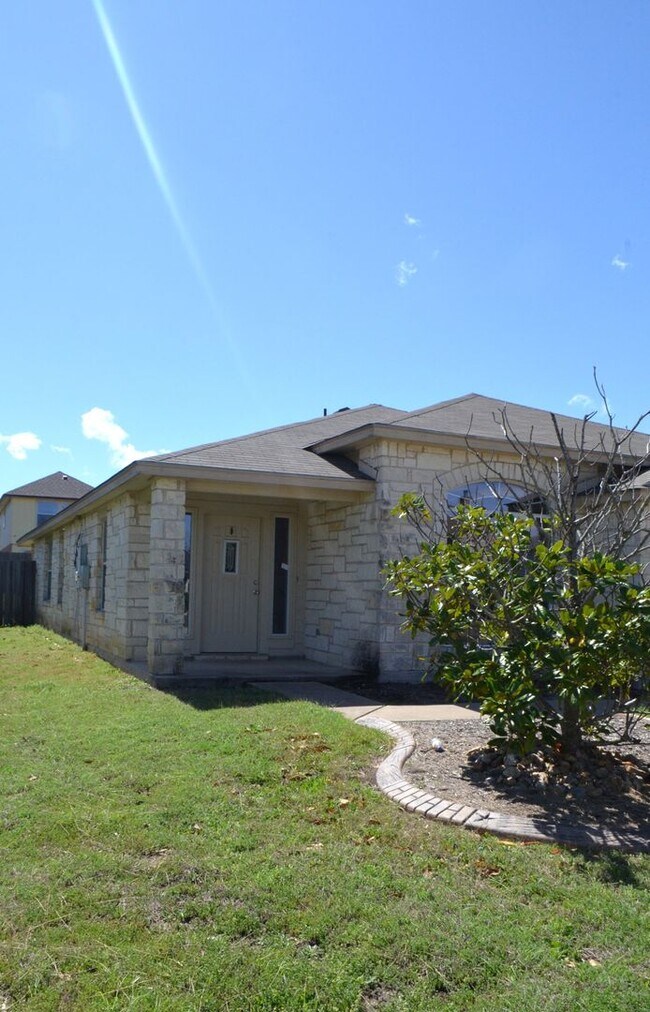 Building Photo - 3 bedroom, 2 bath house