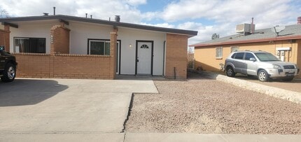 Building Photo - 2909 Beachcomber Dr