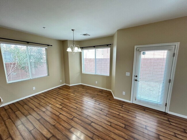 Foto del edificio - *BEAUTIFUL 2 STORY HOME IN GATED COMMUNITY...