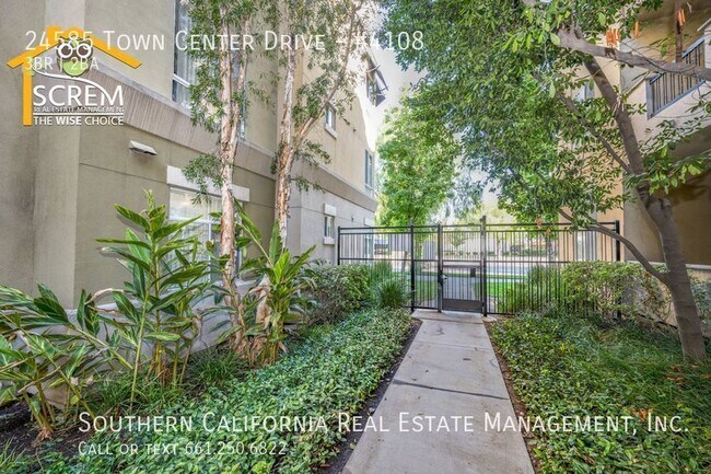Foto del edificio - 24585 Town Center Dr