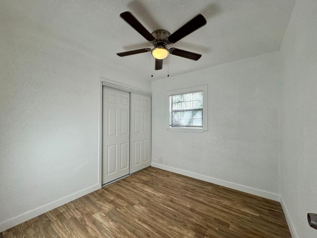 Building Photo - 4023 Sunrise Creek Dr