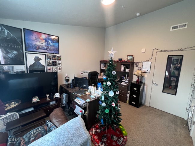 Building Photo - 67 W 600 S