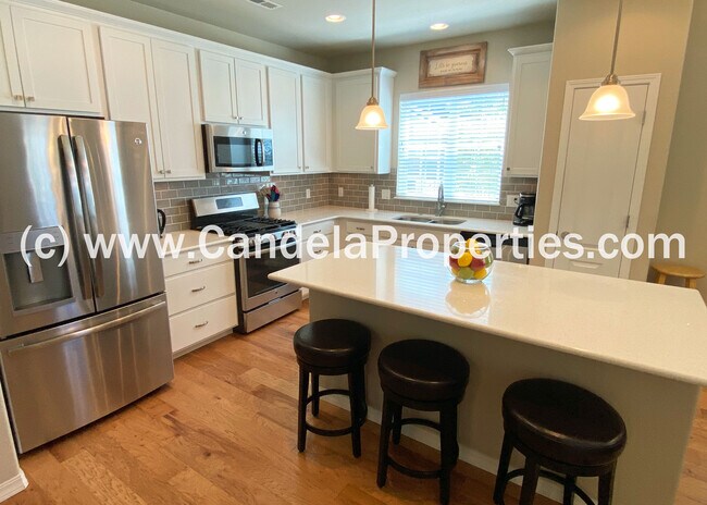 Building Photo - 8853 White Prairie Vw
