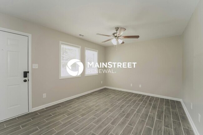 Building Photo - 3 Bedroom Pet-Friendly Home in Charlotte, NC with Main Street Renewal