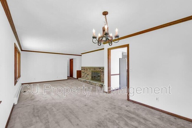 Foto del edificio - 1702 Golfview Dr