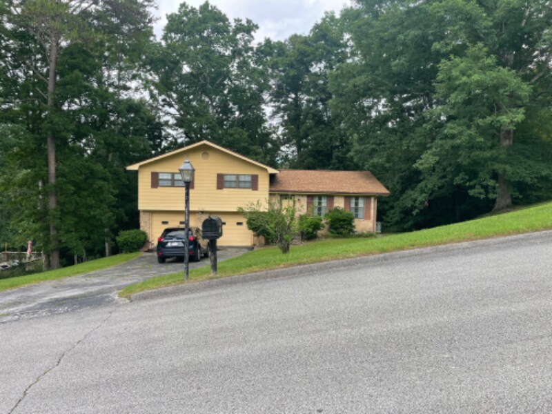 Primary Photo - 7129 Cane Hollow Rd