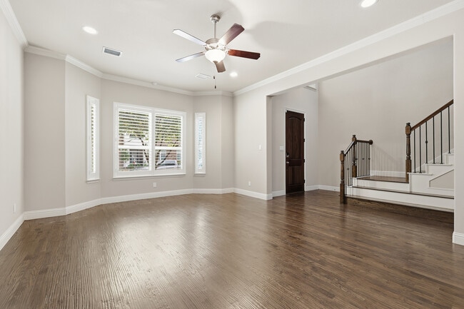 Building Photo - 4229 Broadway Ave