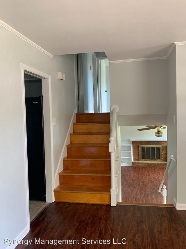 Building Photo - 4 br, 2 bath House - 10917 Knotty Pine Drive