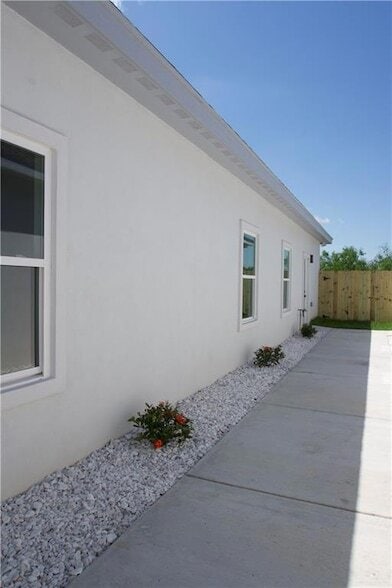 Building Photo - 5705 Notre Dame Ave