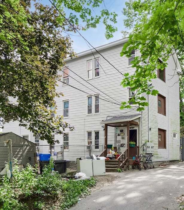 Building Photo - 1442 Main St