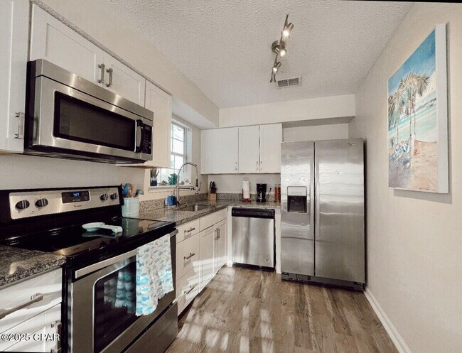 Foto del edificio - 1716 Hickory Ave