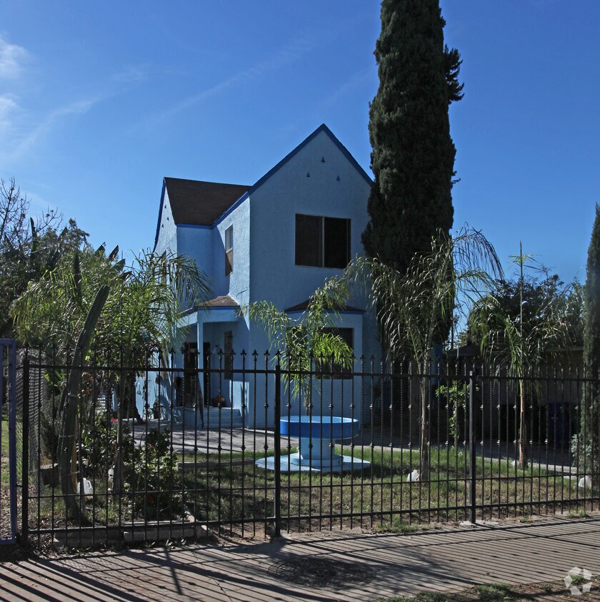 Primary Photo - 2410 Manitou Ave