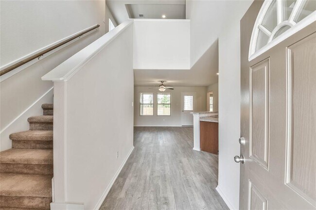 Foto del edificio - 14520 Cedarpoint Ct