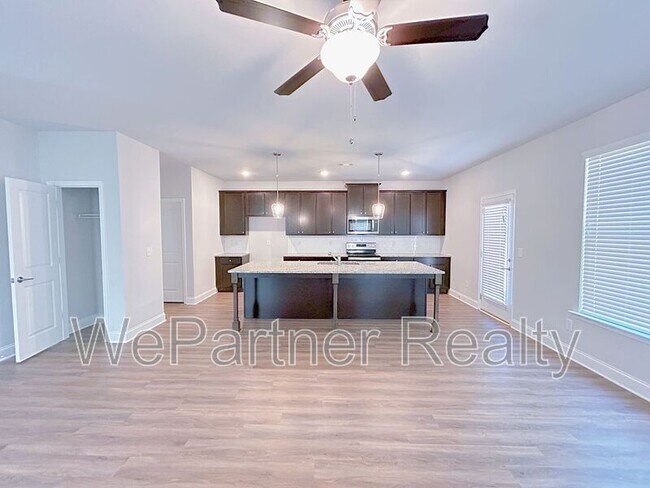 Building Photo - 2586 Mls Cmn Dr