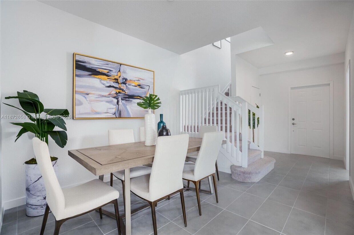 Foto principal - 2583 SE 10th St